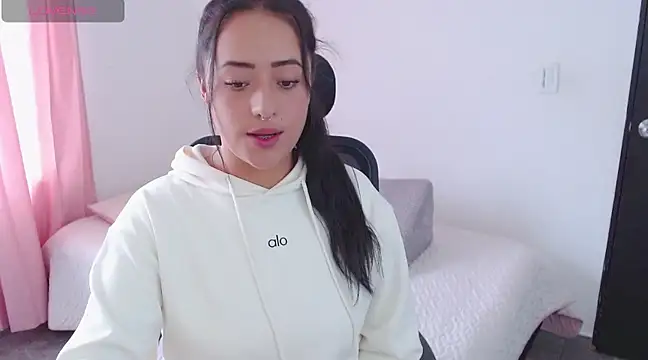 jjulietha95 online show from March 2025 07:59:02 PM