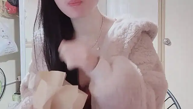 Snapshot of LinhChi_9x chatting on November 2025 02:45:02 AM LinhChi 9x online show from November 2025 02:45:02 AM