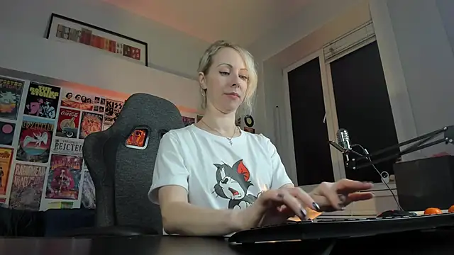 LylithSkye online show from January 2025 12:30:02 PM