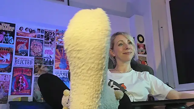 LylithSkye online show from January 2025 04:39:01 PM