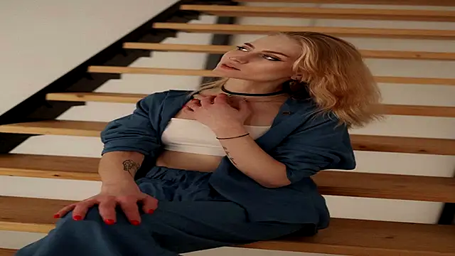 MarthaGees online show from November 2025 03:45:02 PM