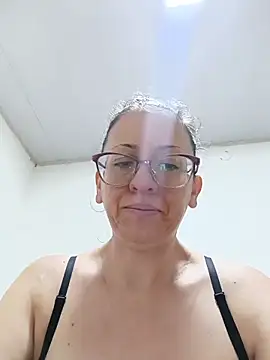 Snapshot of miss_hanna07 chatting on November 2025 11:43:01 AM miss hanna07 online show from November 2025 11:43:01 AM