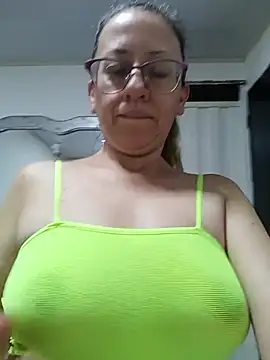 Snapshot of miss_hanna07 chatting on November 2025 09:37:01 AM miss hanna07 online show from November 2025 09:37:01 AM