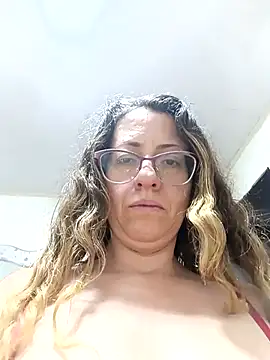 Snapshot of miss_hanna07 chatting on November 2025 12:31:01 AM miss hanna07 online show from November 2025 12:31:01 AM