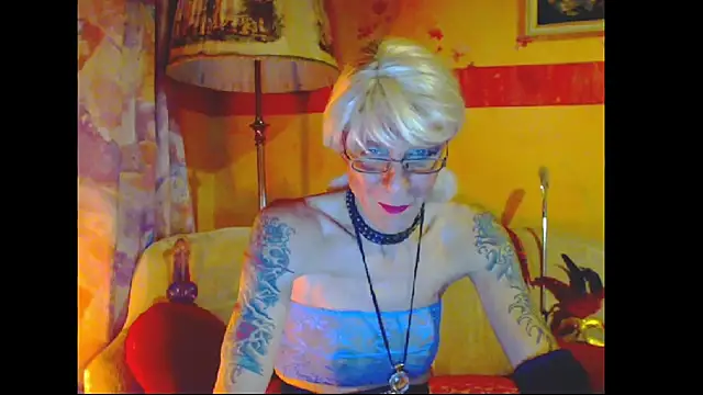 Snapshot of cuxladyboy chatting on December 2024 04:49:01 PM cuxladyboy online show from December 2024 04:49:01 PM