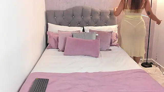 gia watsonn online show from February 2026 03:55:01 PM