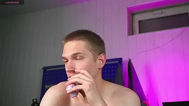 dustyn fox online show from October 2025 04:38:02 PM