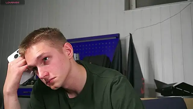 dustyn fox online show from November 2025 04:39:02 PM