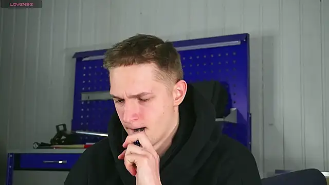 dustyn fox online show from February 2026 03:07:01 PM