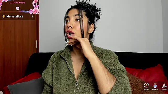 Snapshot of jasmine_bunny_ chatting on January 2025 06:14:01 PM jasmine bunny online show from January 2025 06:14:01 PM