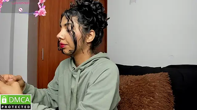 Snapshot of jasmine_bunny_ chatting on February 2025 11:13:01 AM jasmine bunny online show from February 2025 11:13:01 AM