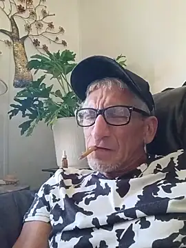 Snapshot of Johnnyraymonroe chatting on June 2026 09:40:01 PM Johnnyraymonroe online show from June 2026 09:40:01 PM