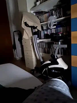 Nikart83 online show from October 2025 05:57:02 PM