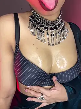 Hot-sexy222 online show from November 2025 03:11:01 PM