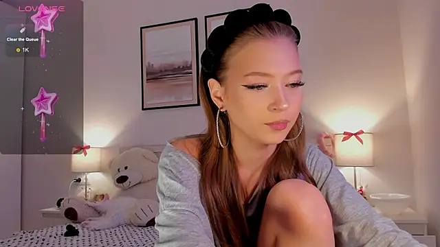 diana nier online show from April 2026 07:34:02 PM