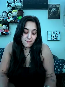 Snapshot of ThicBunz chatting on September 2025 02:16:02 AM ThicBunz online show from September 2025 02:16:02 AM