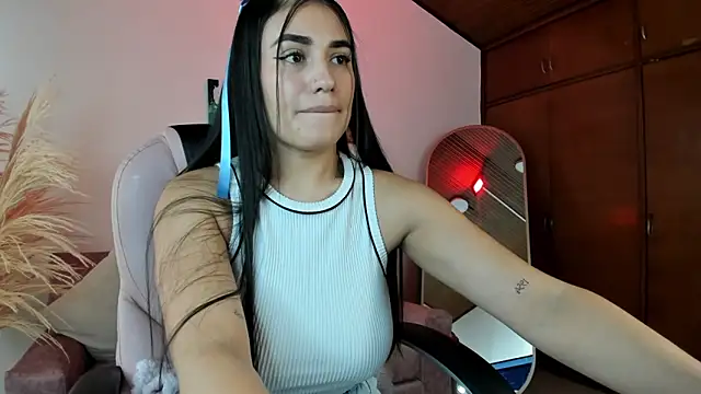 Snapshot of Alheli_16 chatting on November 2025 12:47:01 PM Alheli 16 online show from November 2025 12:47:01 PM