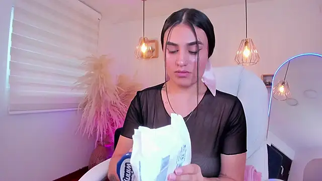 Snapshot of Alheli_16 chatting on November 2025 12:15:02 PM Alheli 16 online show from November 2025 12:15:02 PM