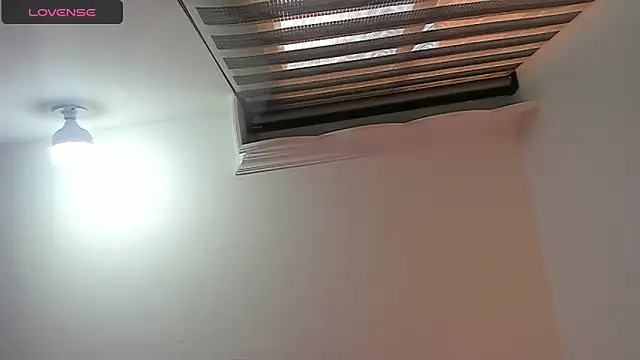 Samanthamillher10 online show from April 2026 12:11:02 PM