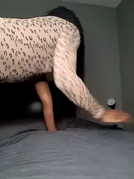 Snapshot of MILFCandy chatting on March 2025 03:59:02 AM MILFCandy online show from March 2025 03:59:02 AM