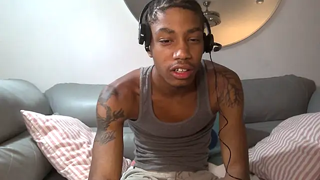 Skinnyblackman online show from October 2025 02:32:01 AM