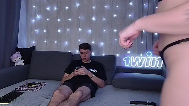 Snapshot of wineandboobss chatting on December 2024 03:22:01 PM wineandboobss online show from December 2024 03:22:01 PM