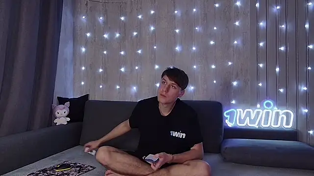 Snapshot of wineandboobss chatting on December 2024 02:16:01 PM wineandboobss online show from December 2024 02:16:01 PM