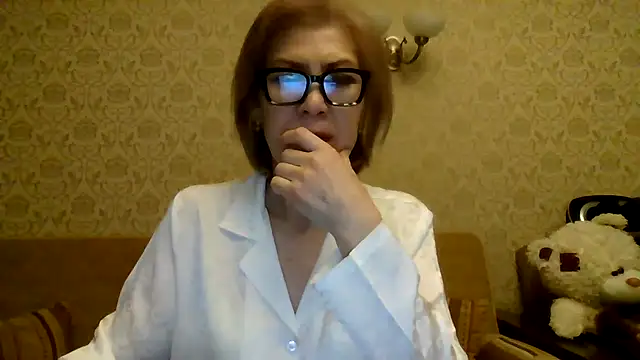 Elegant00Lady online show from May 2026 06:05:02 PM