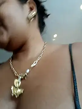 anaesca online show from March 2025 05:38:02 PM