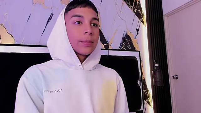 Snapshot of Seductivo_jr chatting on January 2026 03:54:01 AM Seductivo jr online show from January 2026 03:54:01 AM