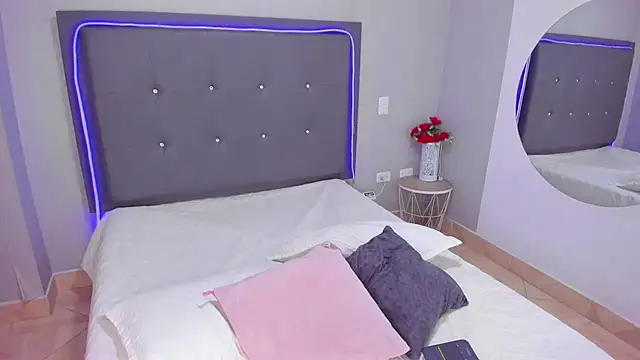 emma lye online show from February 2025 09:04:01 PM