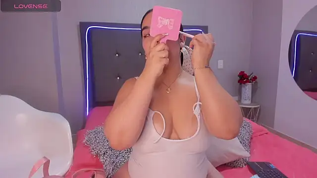 emma lye online show from October 2025 07:56:02 PM