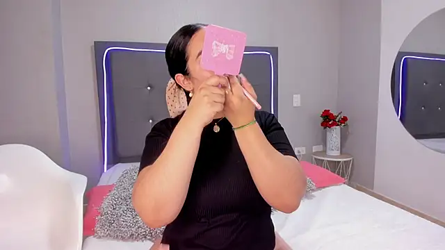 emma lye online show from October 2025 09:23:01 PM