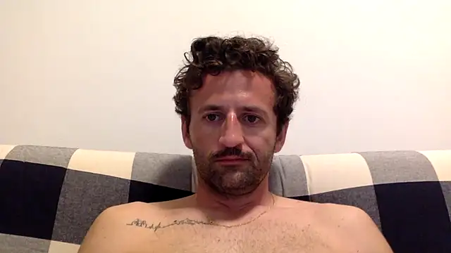Elwallerox online show from May 2026 06:25:01 PM