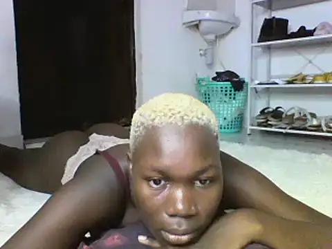 sexyqueen02 online show from March 2025 03:50:01 AM