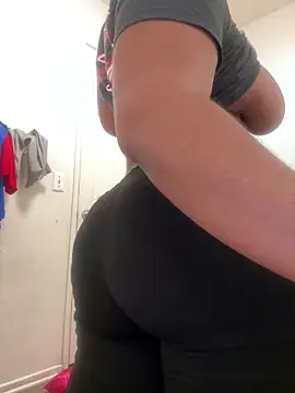 Prettynthick12 online show from June 2026 03:18:02 AM