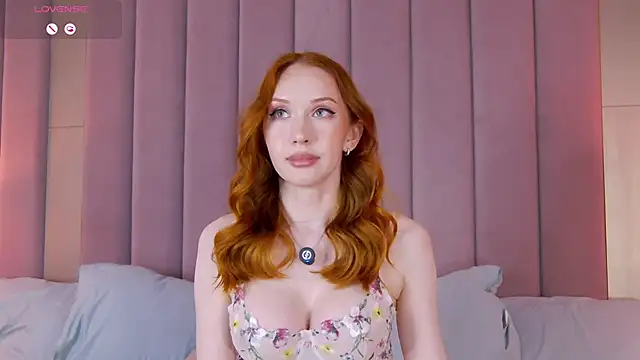 Snapshot of MayaSolar chatting on November 2025 06:24:02 AM MayaSolar online show from November 2025 06:24:02 AM