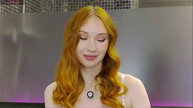 Snapshot of MayaSolar chatting on November 2025 06:17:02 AM MayaSolar online show from November 2025 06:17:02 AM