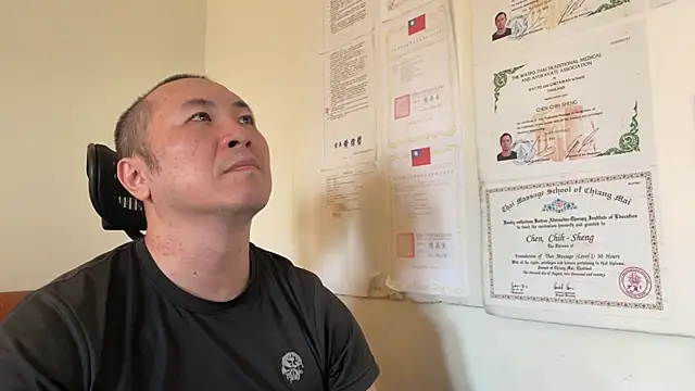 Snapshot of chih515 chatting on December 2024 06:43:01 AM chih515 online show from December 2024 06:43:01 AM