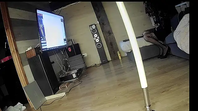 FLakiReve online show from November 2025 05:13:01 PM