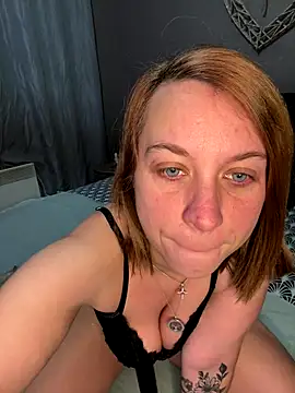 Aphrodite-22 online show from October 2025 04:05:01 AM