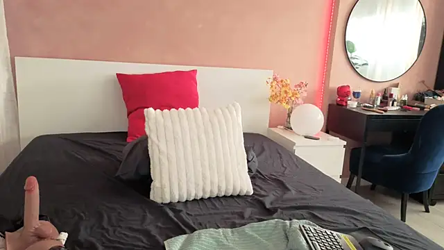 NaughtyMe online show from January 2026 06:05:02 AM