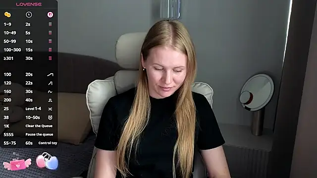Snapshot of IsabelAllen chatting on August 2026 02:44:02 PM IsabelAllen online show from August 2026 02:44:02 PM