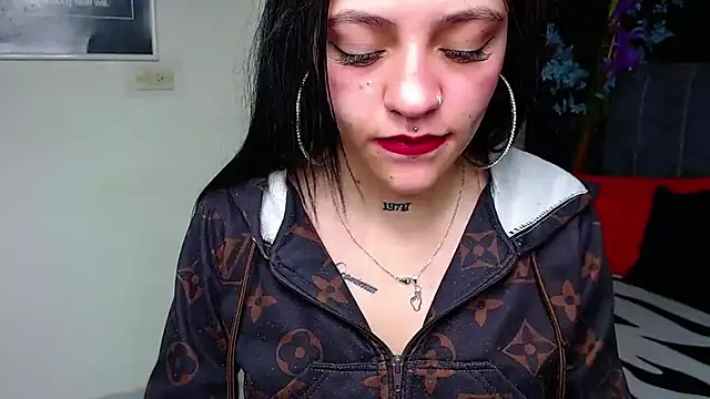 Violettasquirt online show from February 2026 01:40:01 PM