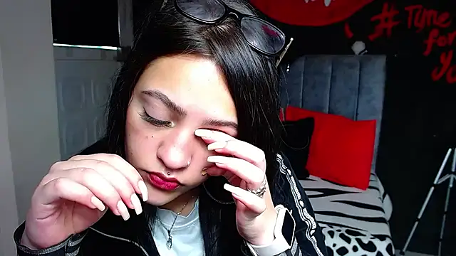 Violettasquirt online show from March 2026 02:00:02 PM