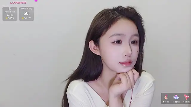 Hazel-11 online show from December 2024 01:14:01 PM