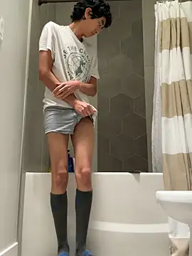 yfui221 online show from April 2026 08:57:01 PM