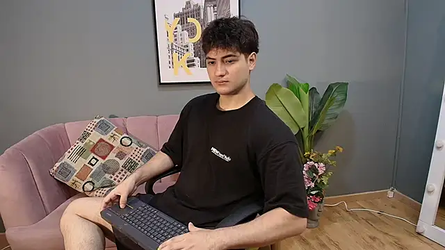 Snapshot of Mark_Evans1_ chatting on January 2025 02:32:01 PM Mark Evans1 online show from January 2025 02:32:01 PM