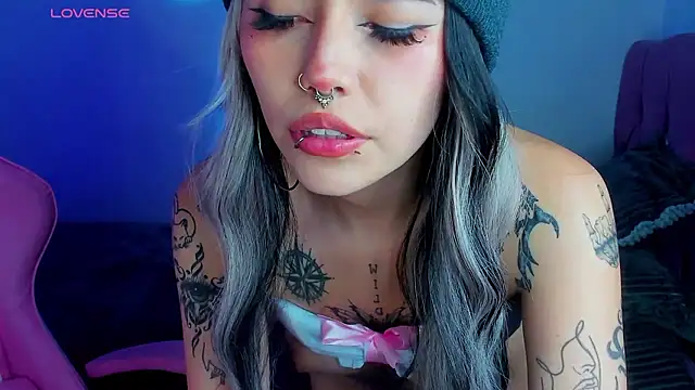 Snapshot of adri_tom44 chatting on December 2024 02:42:01 AM adri tom44 online show from December 2024 02:42:01 AM