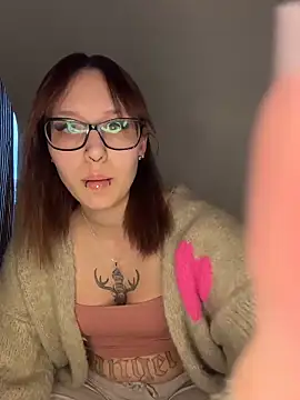 TheRealNyxa online show from April 2026 05:50:02 PM